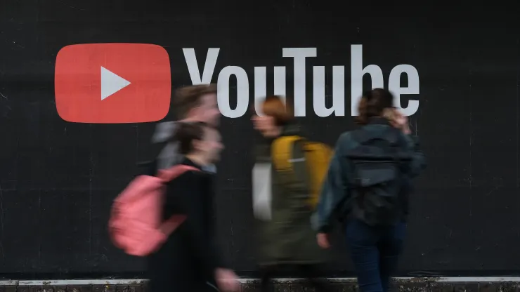 超过15%的青少年表示他们几乎是“时常”在使用YouTube或TikTok