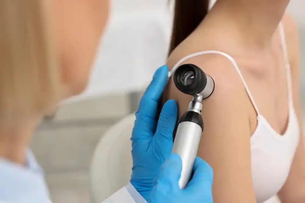 DermaSensor 完成400万美元B轮扩展：AI皮肤癌检测能否在初级保健场景规模化落地？