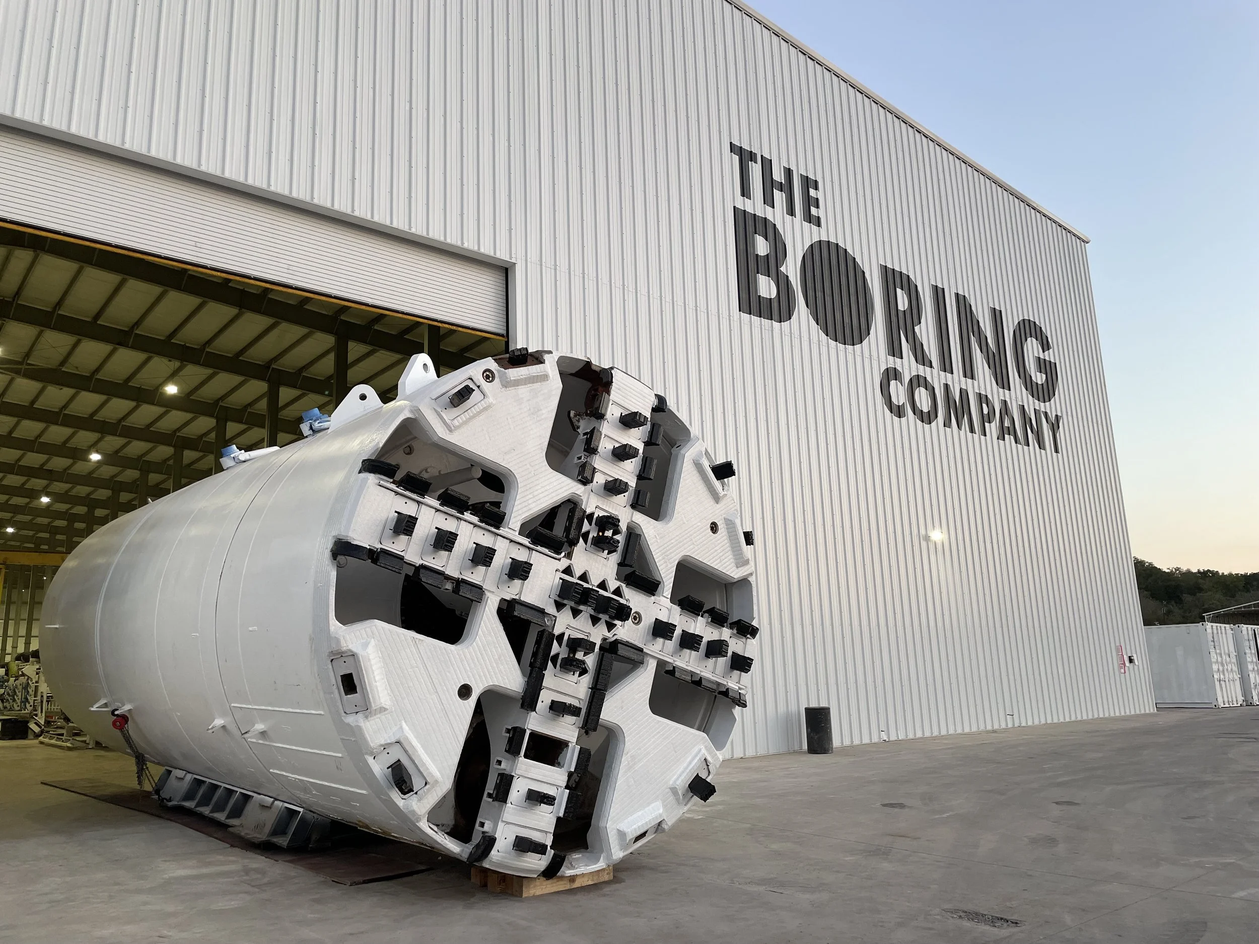 The Boring Company 完成 30 亿美元 D 轮融资、估值 230 亿美元：阿联酋领投能否让 Loop 地下交通从拉斯维加斯复制到中东？