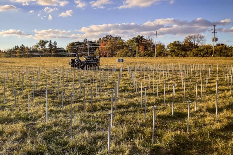 Planted 融资 3180 万美元：把太阳能电站从定制工程变成可制造产品，能否破解土地与劳动力瓶颈