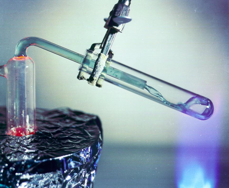 Molten Salt Solutions 获 700 万美元种子轮：富集锂能否解开聚变燃料供应链死结？