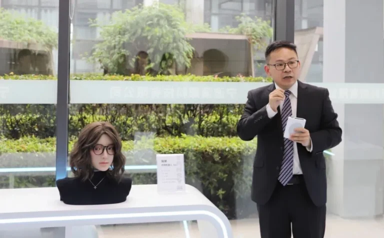 演犀科技获复创基金领投：人形机器人竞争从运动性能转向交互能力，仿生表情头部能否成为差异化关键？