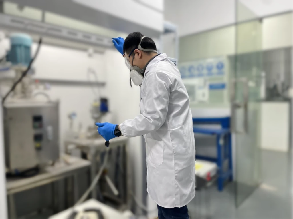 相变储能科技完成超亿元A轮融资:相变材料直接高温熔纺量产,万吨产线能否打开智能温控纱线市场