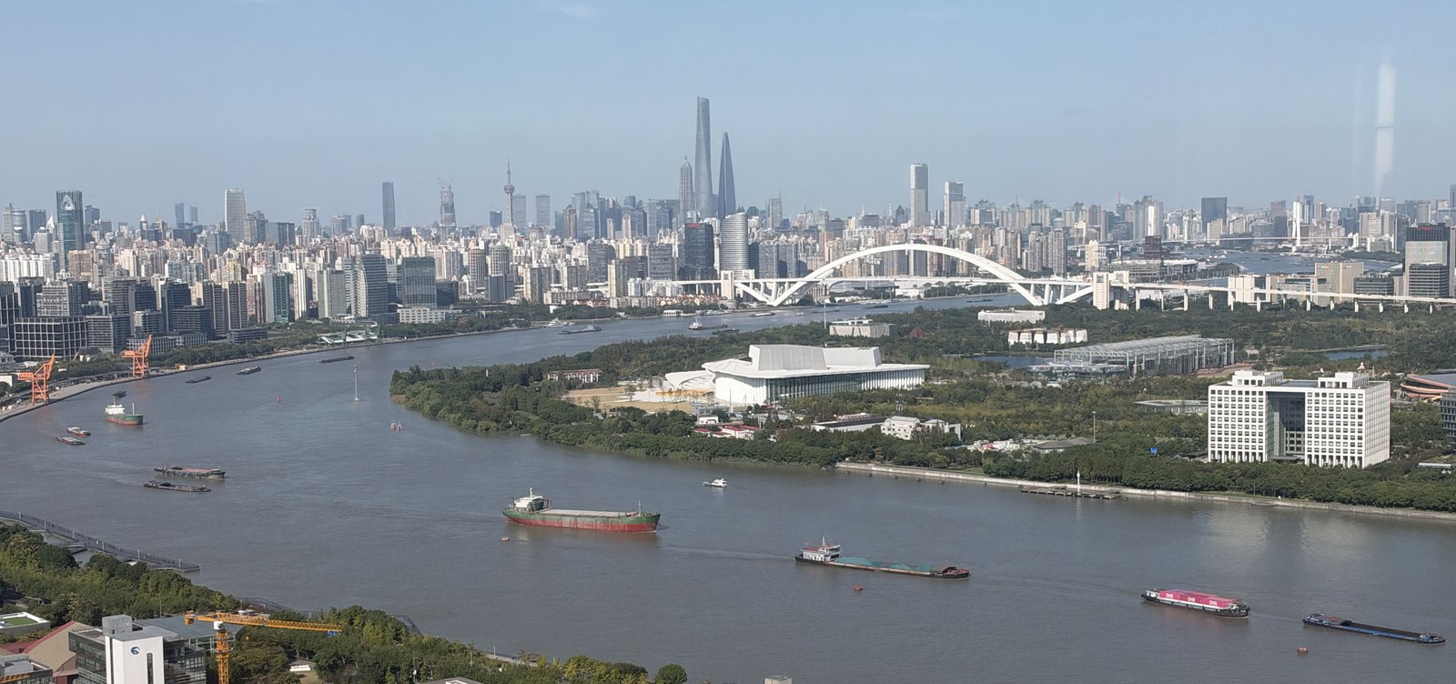 与徐汇区政府会面